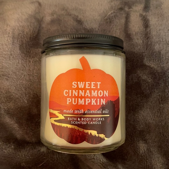 Bath and Bodyworks candle